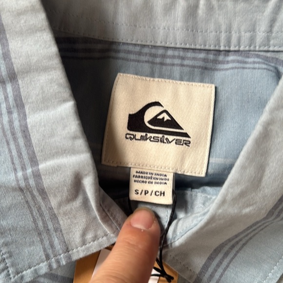 Quicksilver  and or Short Sleeve Button-up Shirt Mens Size Small New With Tags - Picture 5 of 10